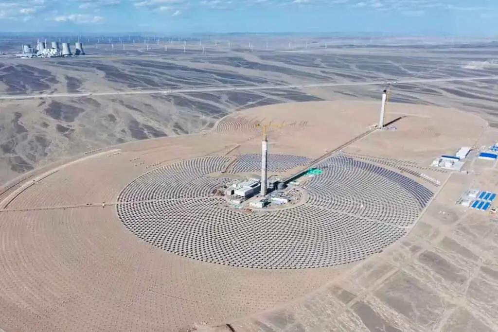 Energia pulita dalla centrale solare a doppia torre