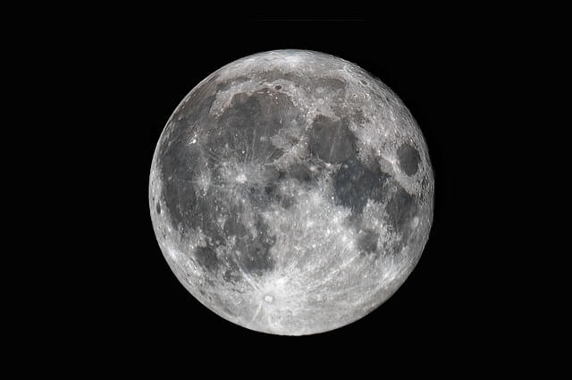Molecole d'acqua saltellano sulla Luna